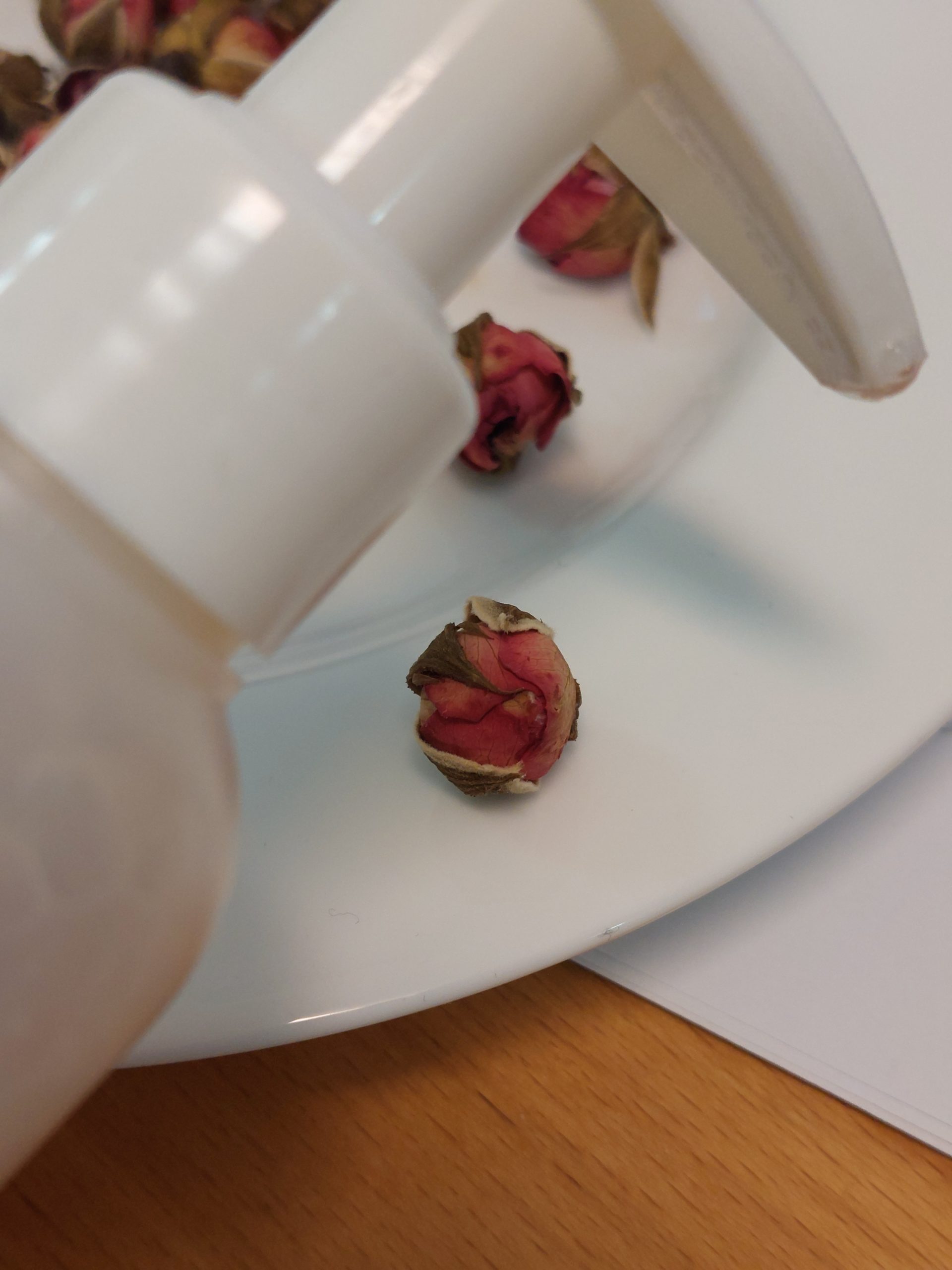 ruusuntuoksuinen-hibiskus-pesugeeli